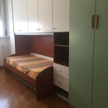 - Luminoso Con Box Prvato Bergamo