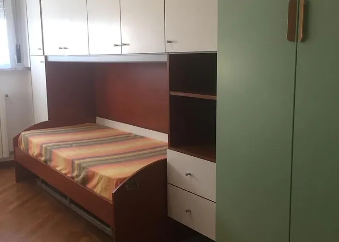 - Luminoso Con Box Prvato Bergamo